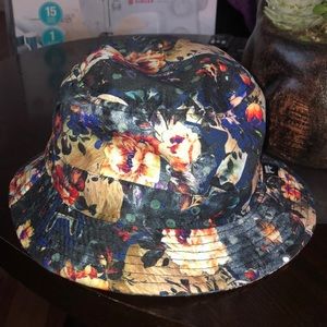 Shaw Park bucket hat